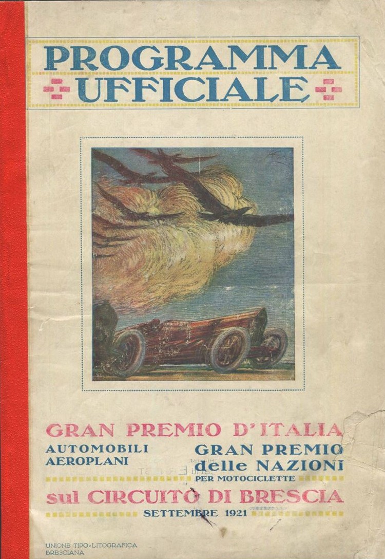 Copertina del programma ufficiale del Gran Premio d’Italia 1921 a Brescia. Include un'auto da corsa, aeroplani e motociclette. Stile dinamico e vivace.
